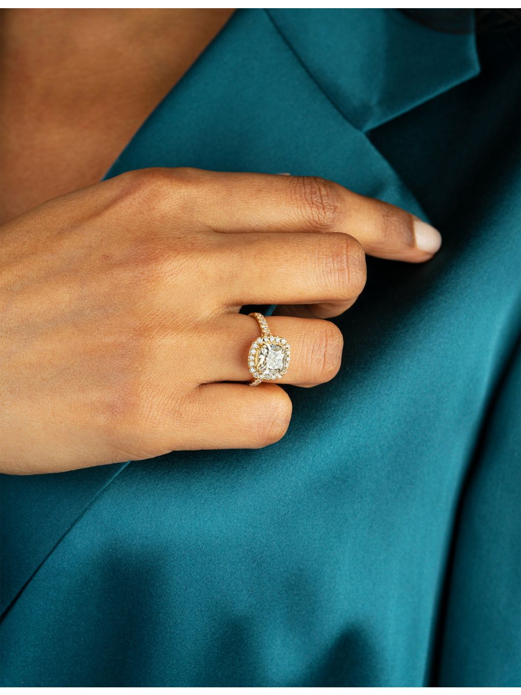 The Diamond Lab 3.62ct lab-grown cushion-cut diamond ring, 18ct gold (British brand)