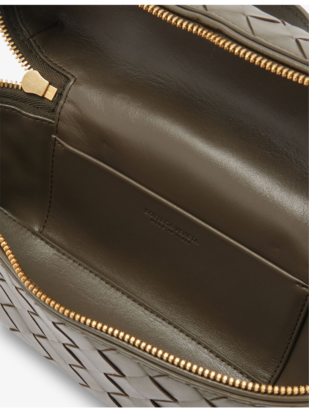 Bottega Veneta cross-body bag with woven leather design - British product