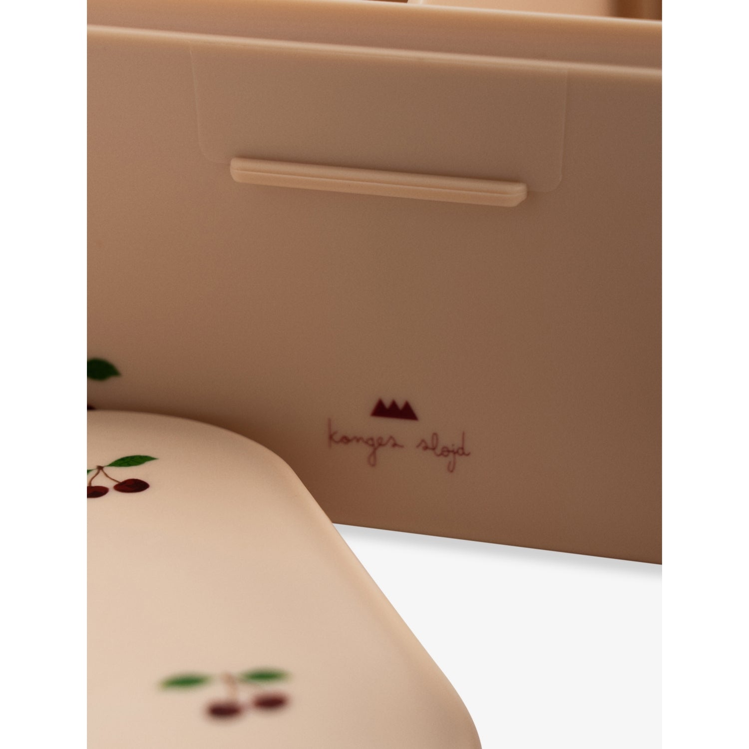 Konges Sløjd Cherry Blush lunch box, British product