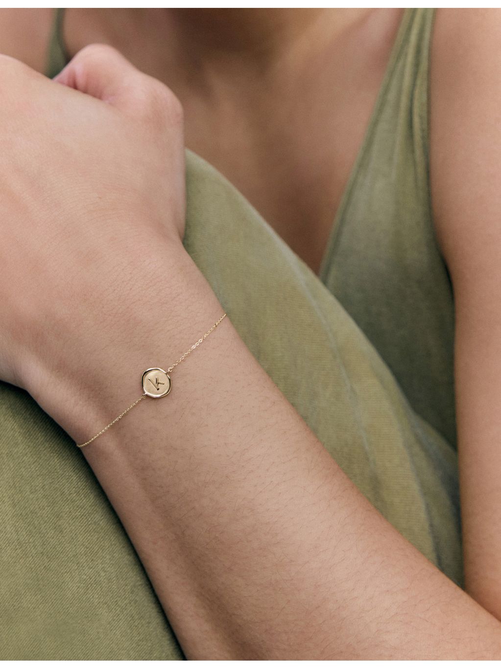 Monica Vinader Mini Initial K Stamp 14ct gold bracelet - British product