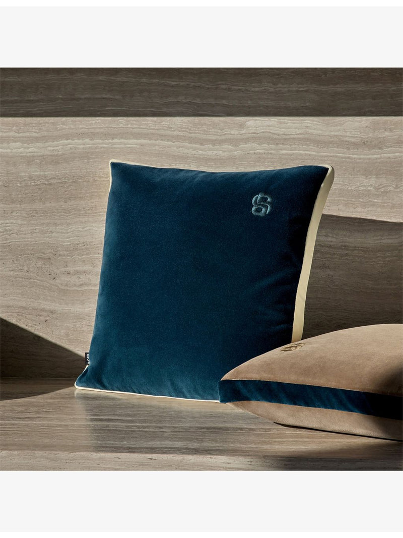 BOSS velvet square cushion cover 43cm - British product