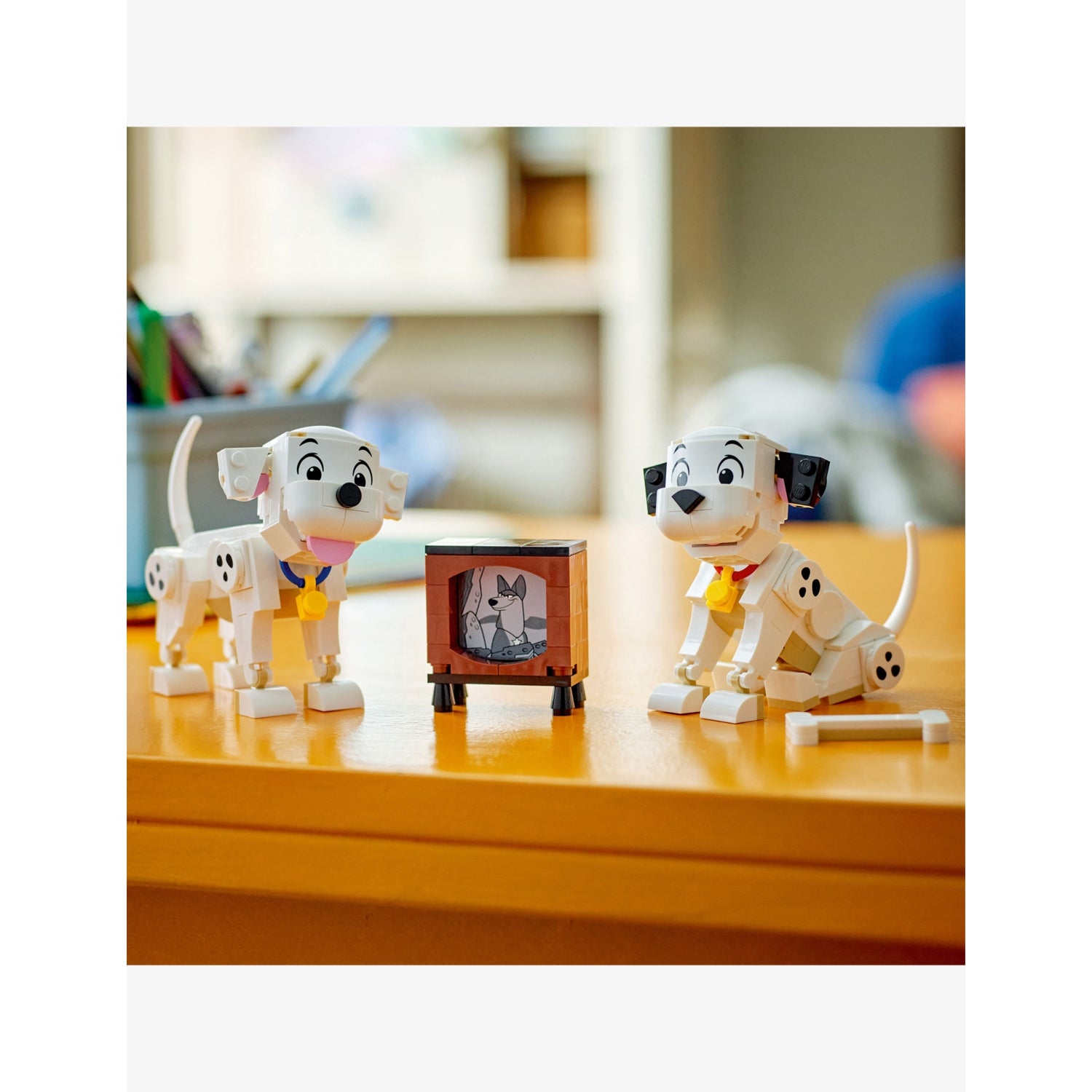 LEGO Disney Lucky and Penny 101 Dalmatians puppy playset (British brand)