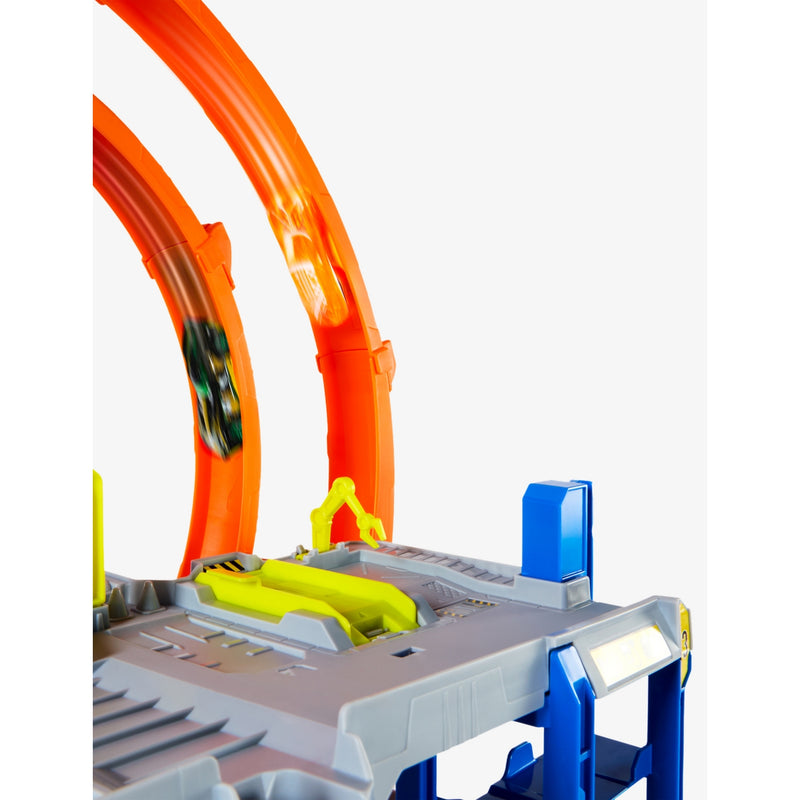 Hot Wheels Mega Loop Garage playset with car and helicopter - British product