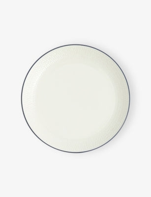 Wedgwood Gio bone china plate 17cm, imported from the UK