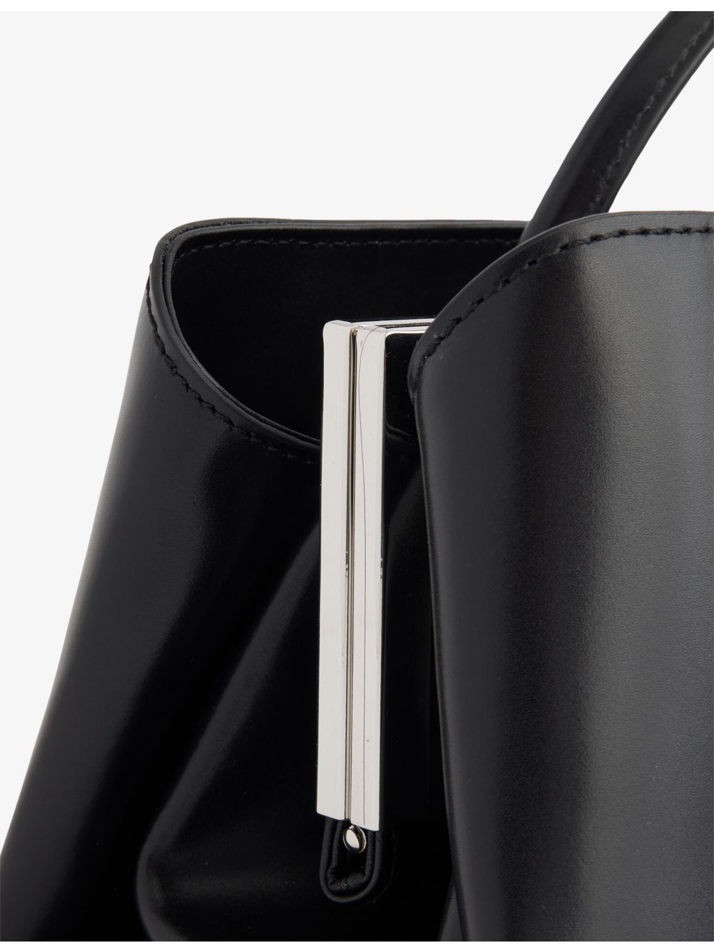 Verafied leather clutch bag with interchangeable straps, British brand