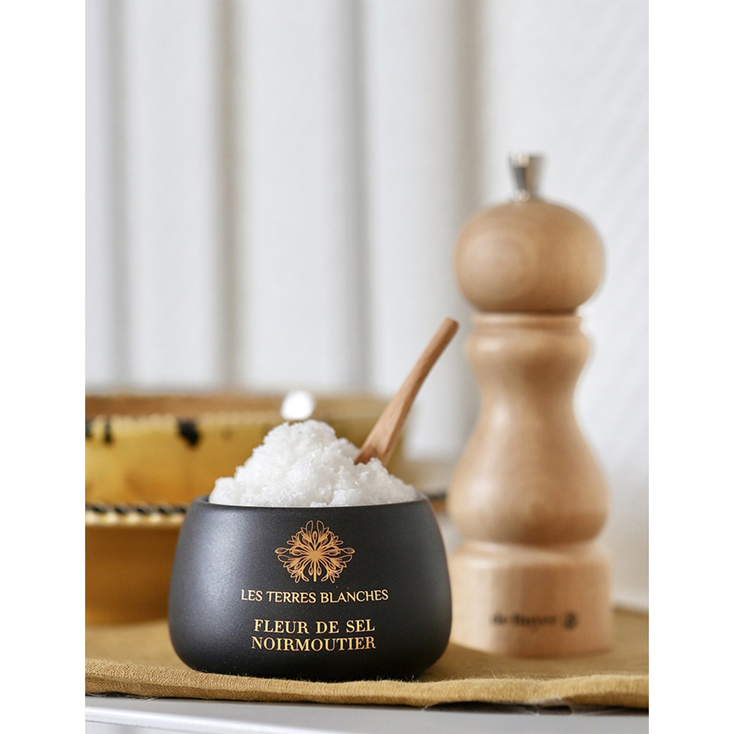 Les Terres Blanches salt flakes Noirmoutier 100g - British product
