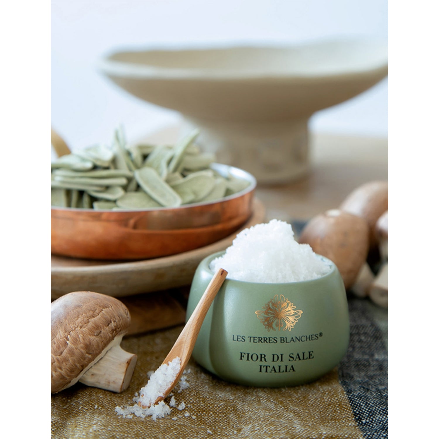 Les Terres Blanches salt flakes Italia 80g, UK version