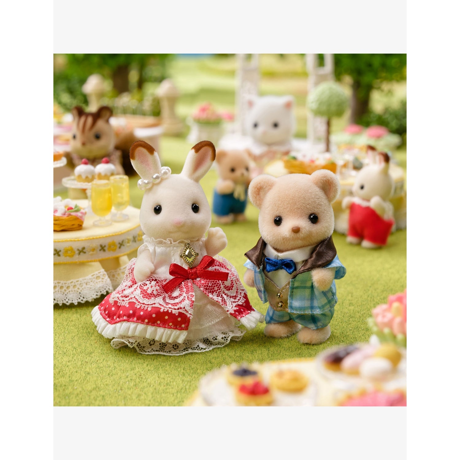 Sylvanian Families Freya and Theo Anniversary Friends duo playset, imported from the UK