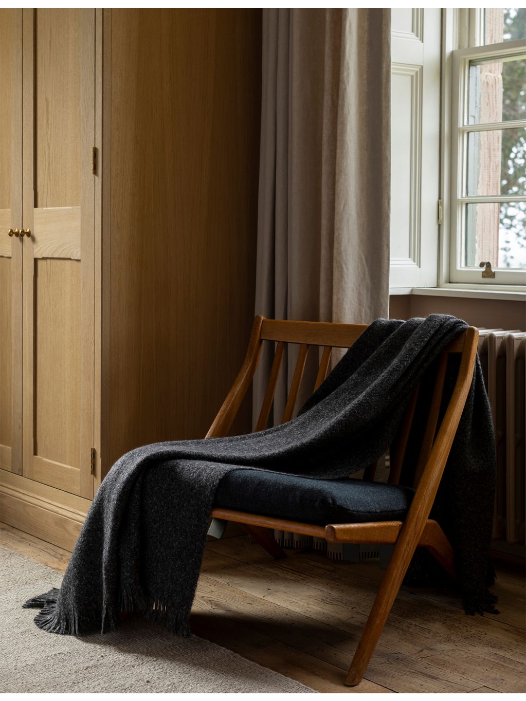 Johnstons bouclé-textured cashmere and silk throw 195cm x 150cm, UK version