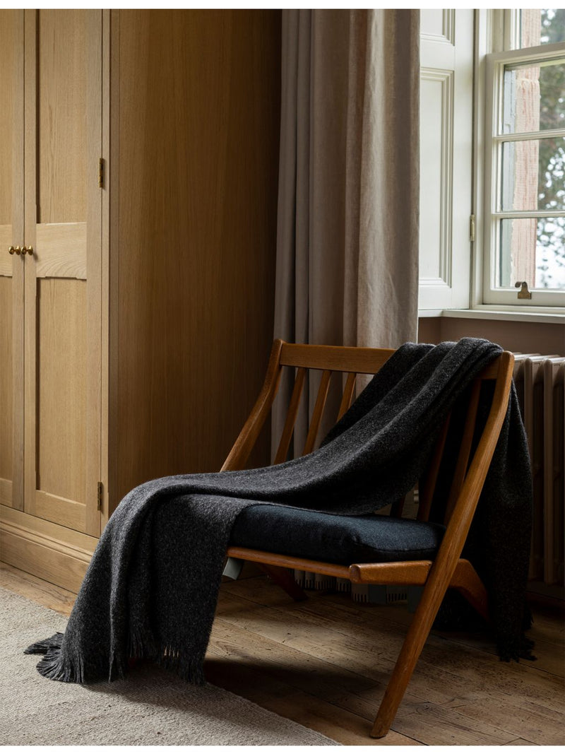 Johnstons bouclé-textured cashmere and silk throw 195cm x 150cm, UK version