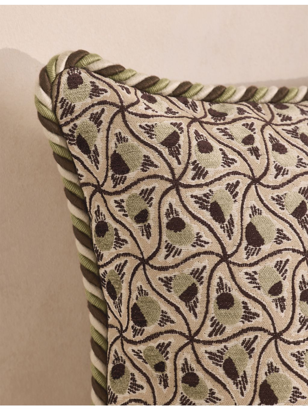 Soho Home Murphy jacquard cushion 50cm - British product