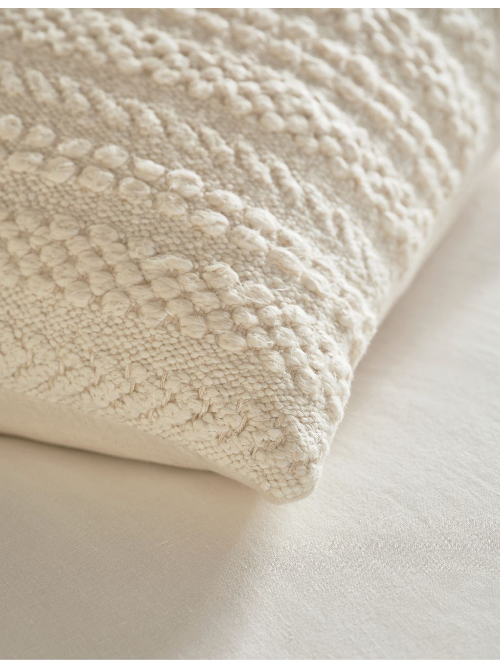 The White Company Napier medium square cotton cushion 50cm - British product