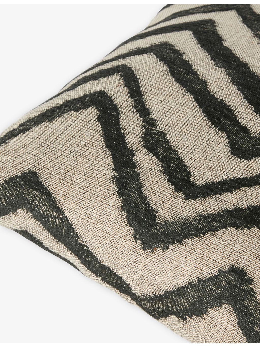 Missoni Home woven cushion Graffiti zigzag pattern 40cm x 40cm (British brand)