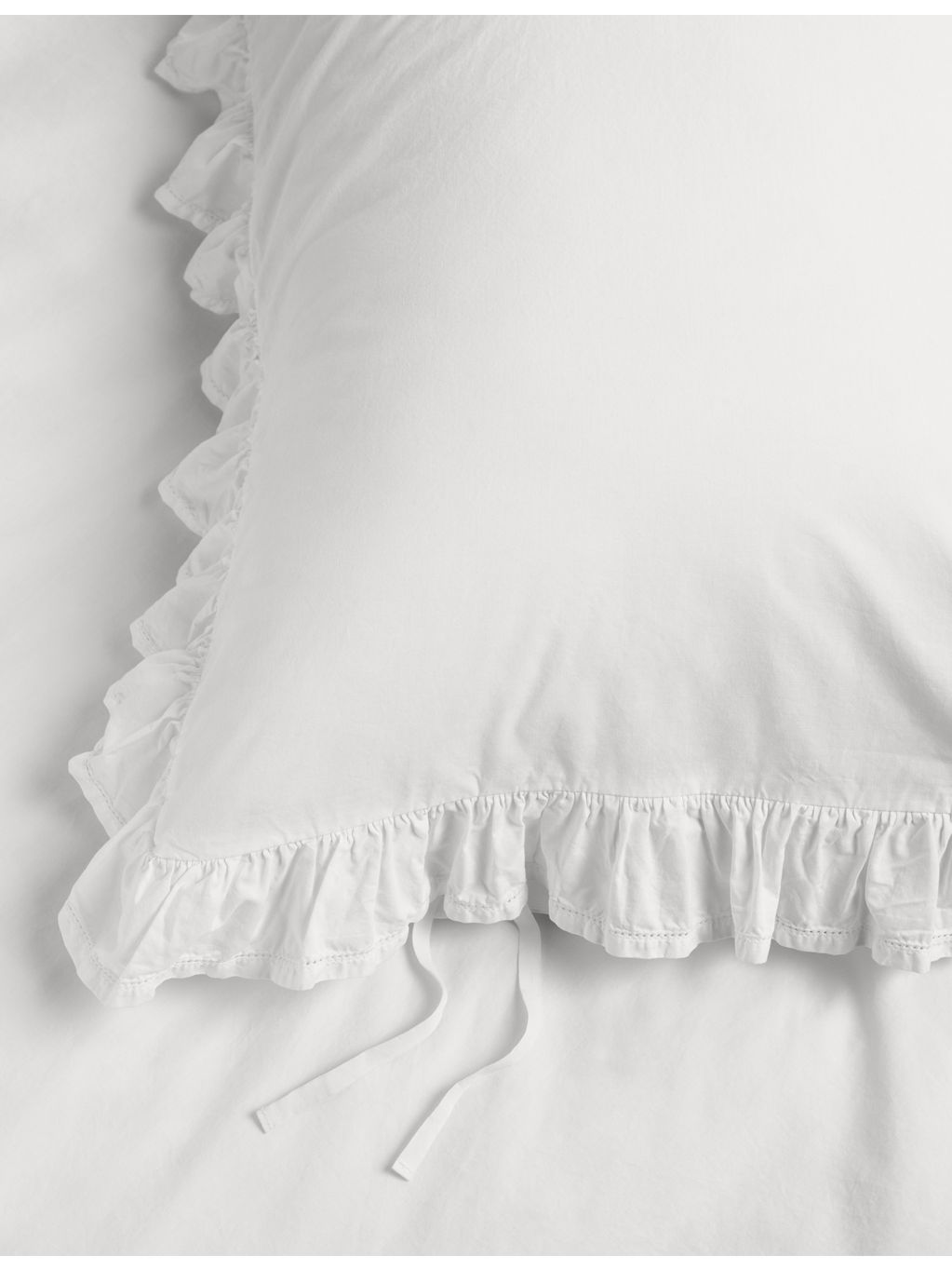 Elodie cotton pillowcase 75x50cm with ruffle trim, imported from the UK