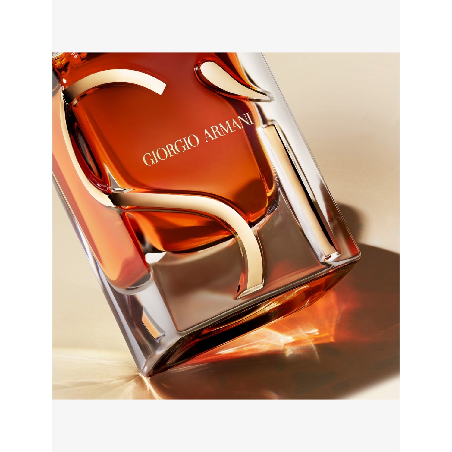Giorgio Armani Si Parfum 100ml, imported from the UK