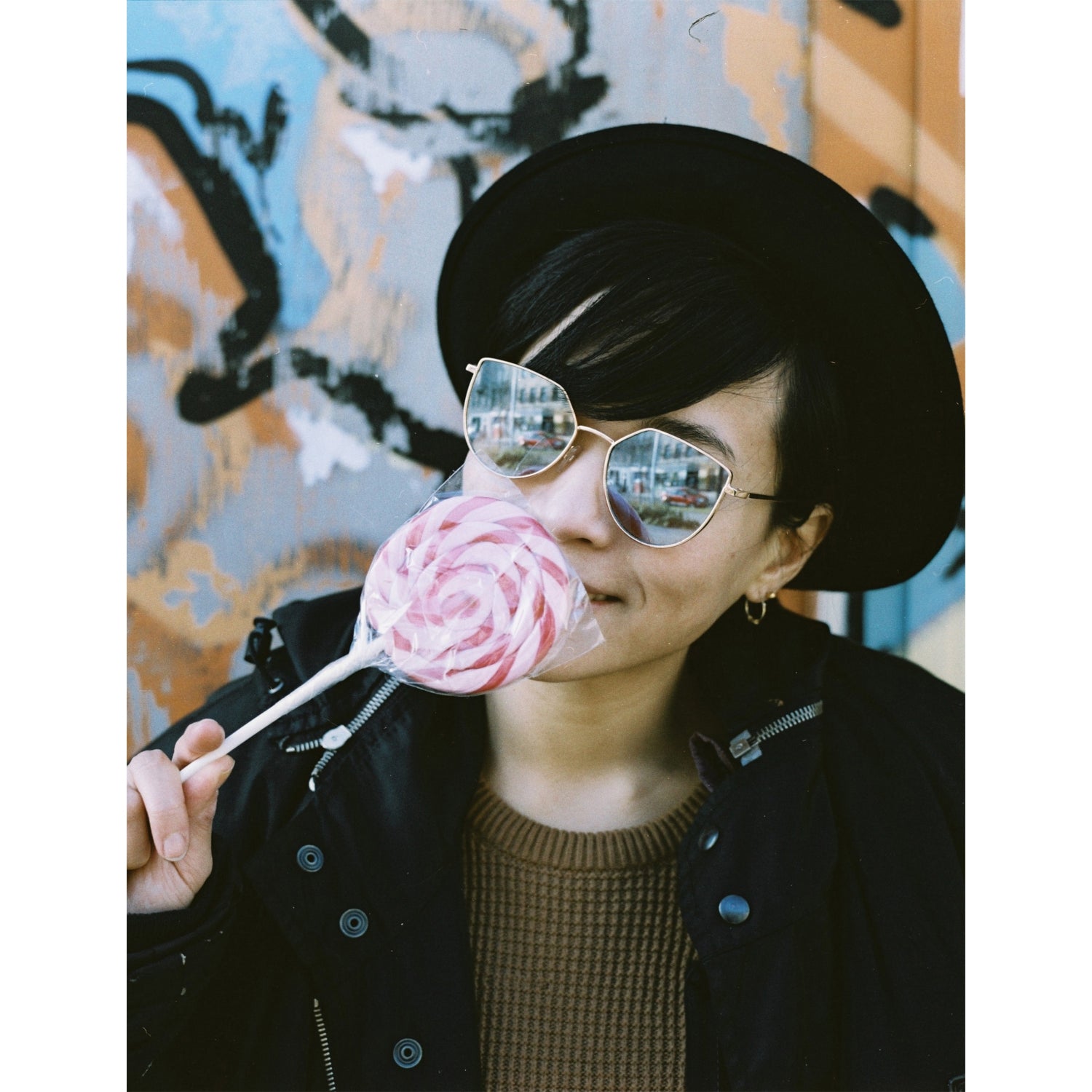 LomoChrome Colour '92 120 ISO 400 film (British brand)