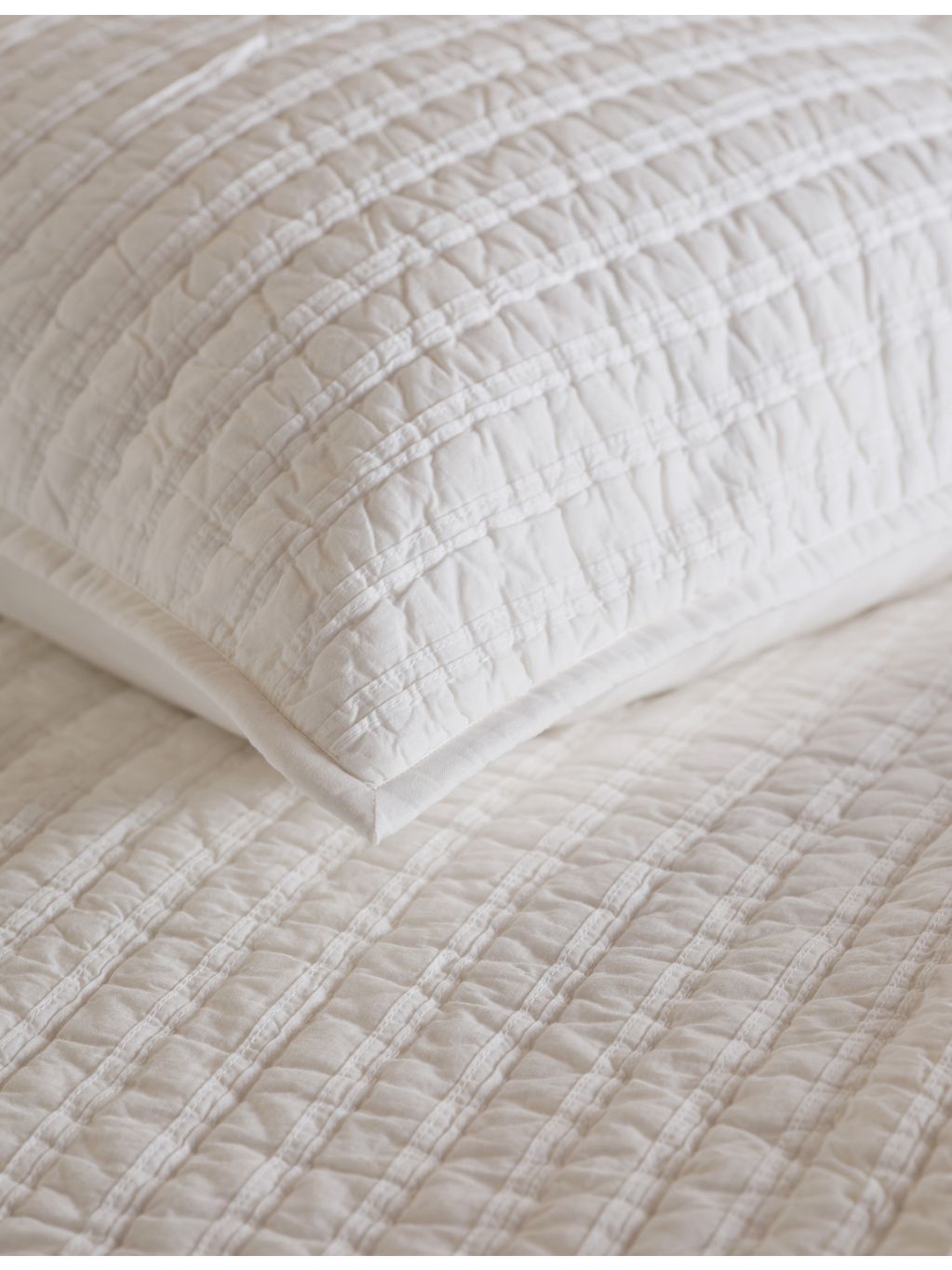 The White Company Seville medium cotton cushion - British product