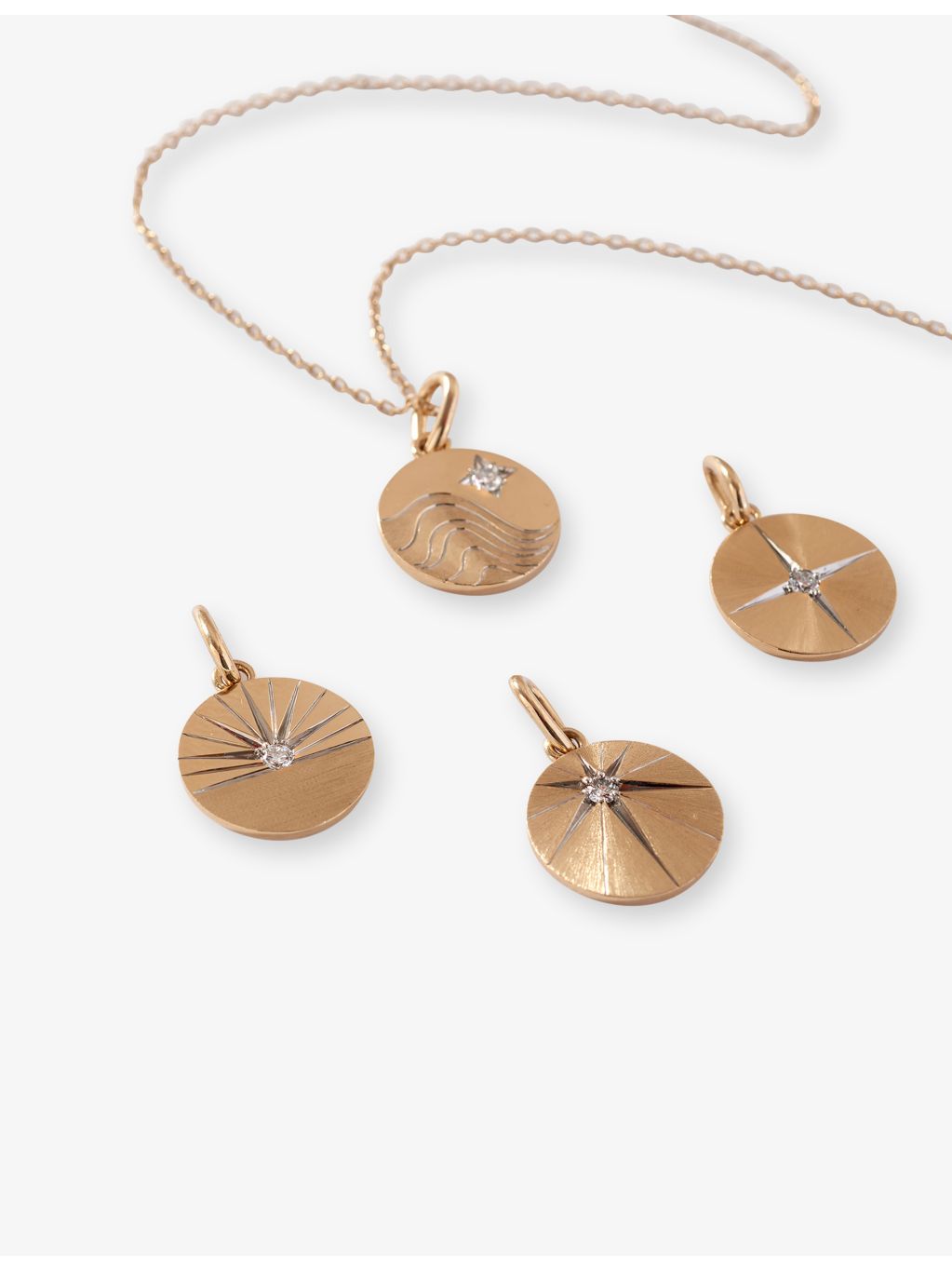 La Maison Couture 14ct yellow gold lab-grown diamond pendant, UK version