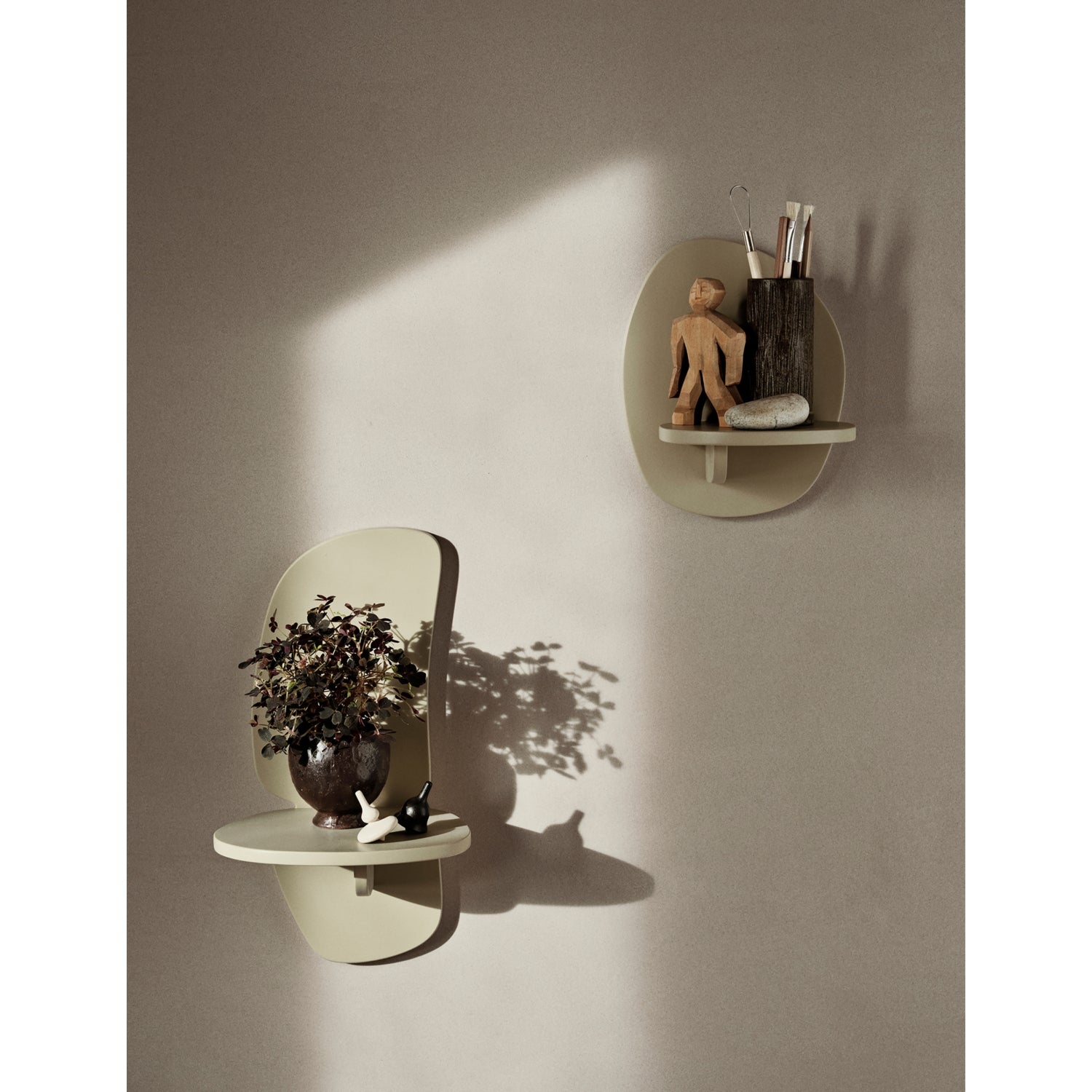 ferm LIVING Pilu wall shelf 40cm in painted finish (British brand)
