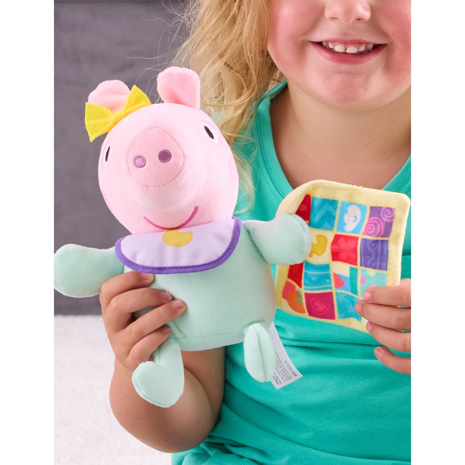 Peppa Pig Evie soft toy 23cm with blanket, UK version