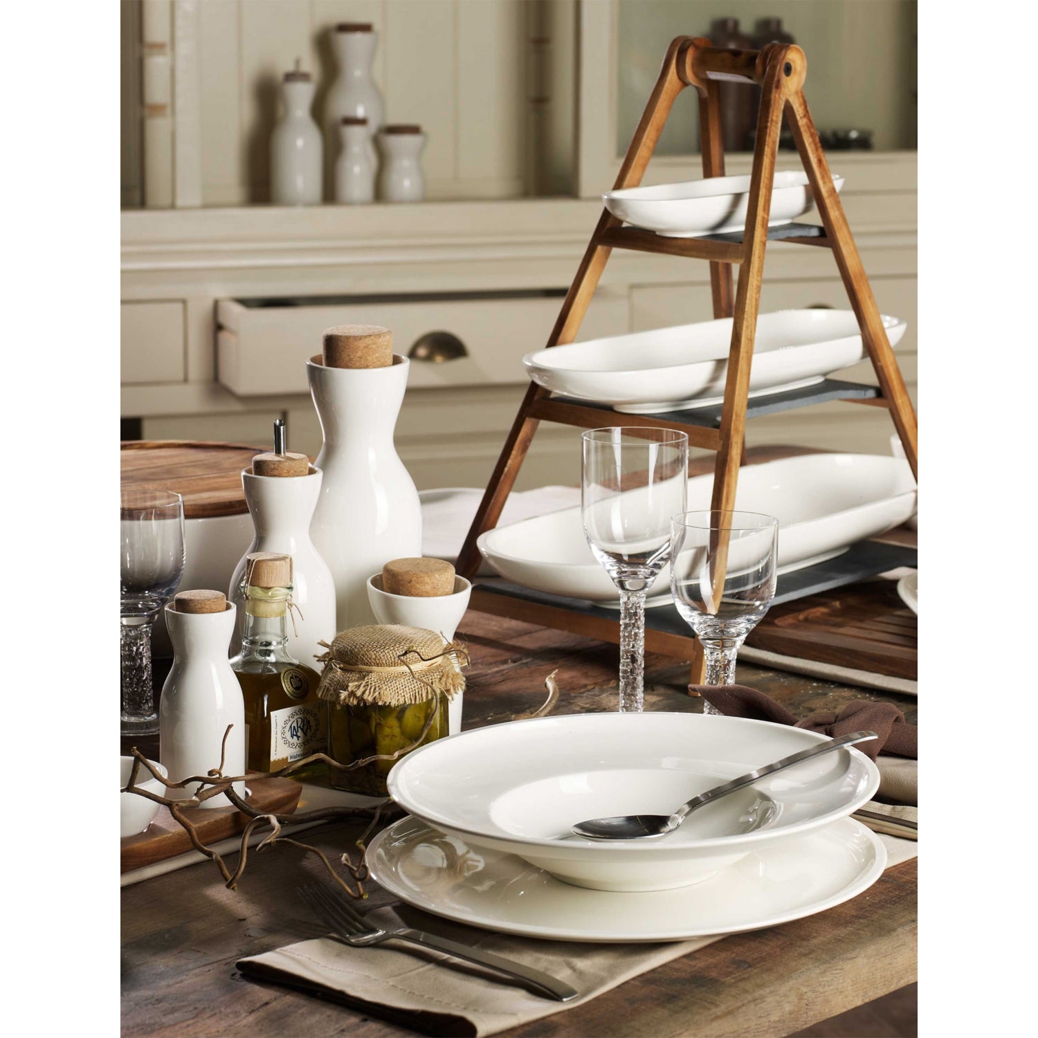 Villeroy & Boch Artesano six-piece porcelain dinner set, UK version