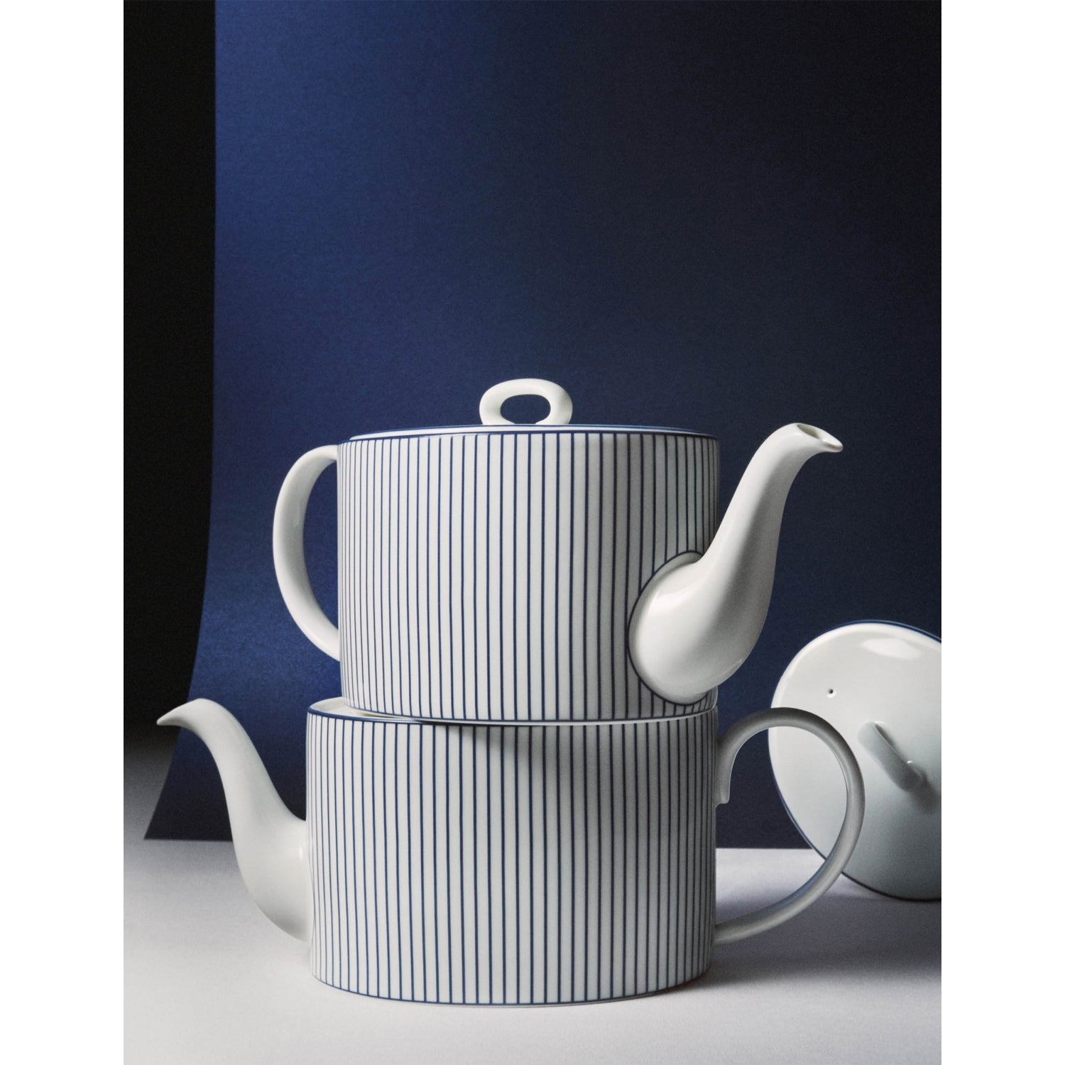 Wedgwood Gio bone-china teapot 400ml (British brand)