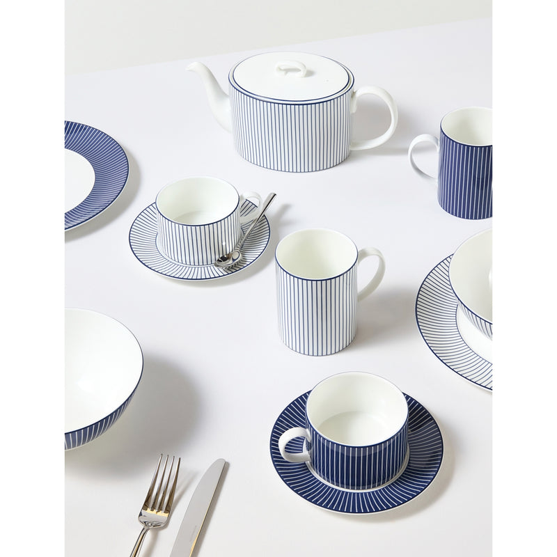 Wedgwood dinnerware set Gio pinstripe 12-piece, UK version