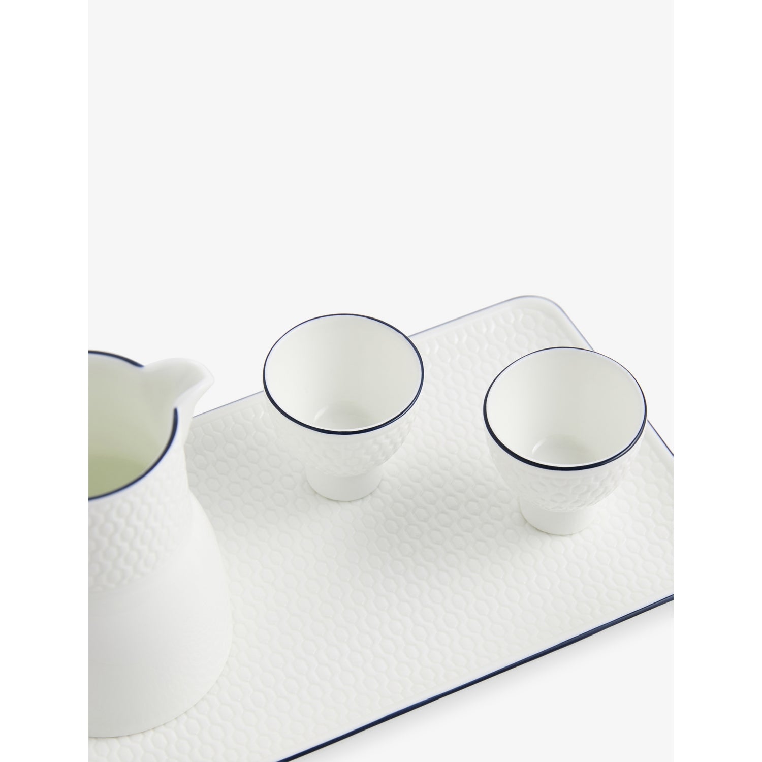 Wedgwood Gio bone china baijiu set and tray, UK version