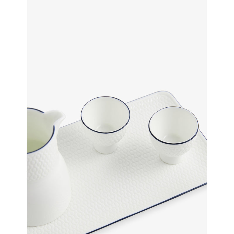 Wedgwood Gio bone china baijiu set and tray, UK version