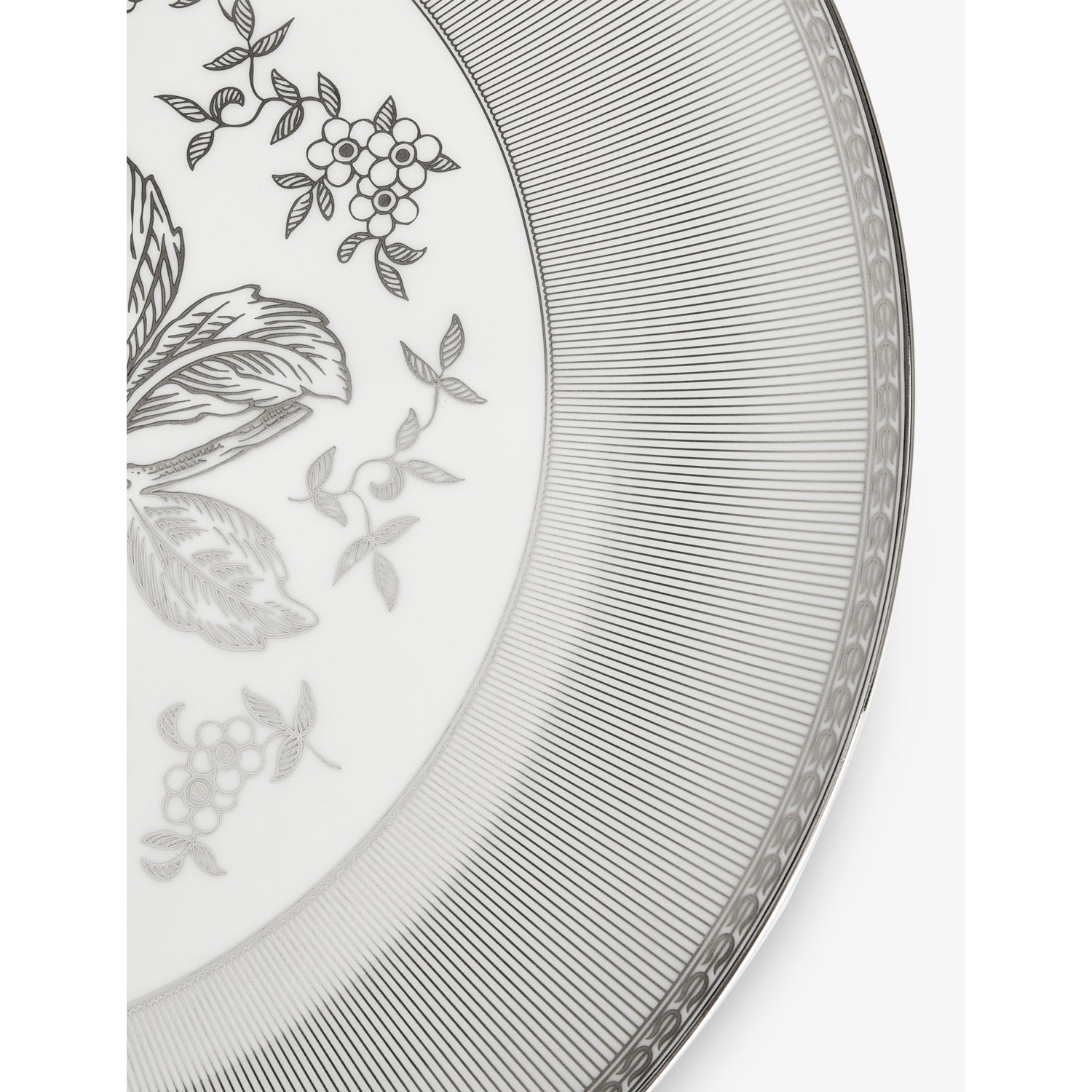 Wedgwood Silver Tonquin bone china plate 34cm - British product
