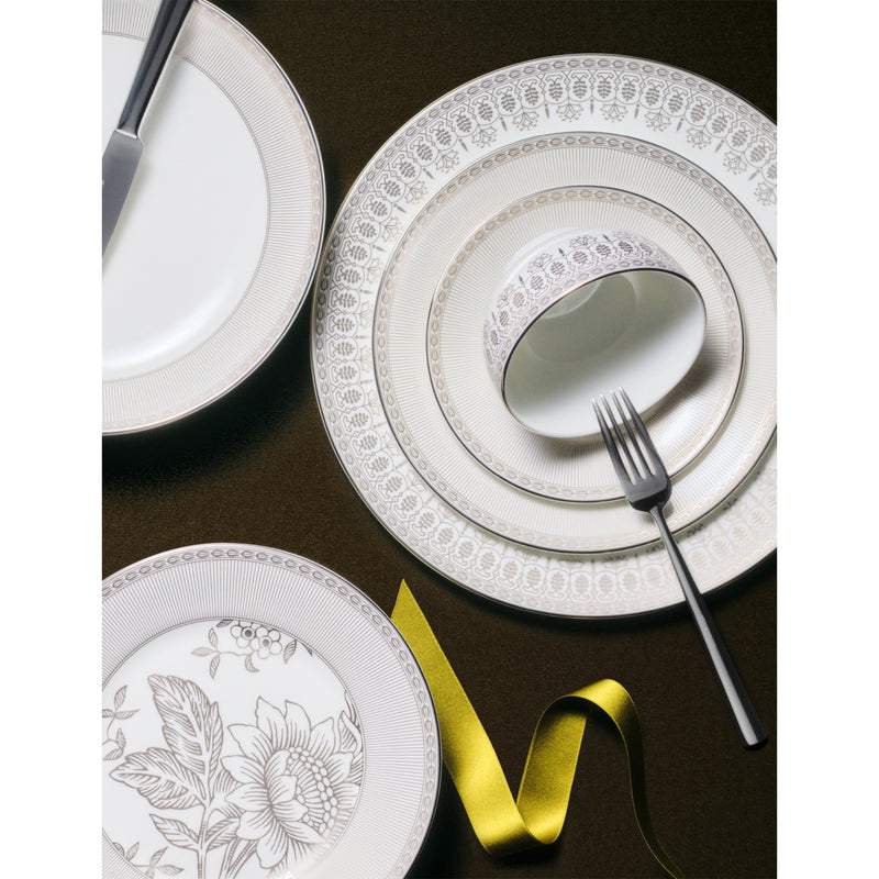 Wedgwood Silver Tonquin bone china plate 34cm - British product