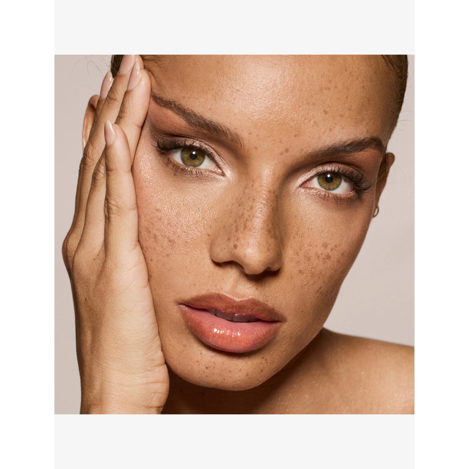Fenty Beauty Gloss Bomb Universal Lip Luminizer 9ml (British brand)