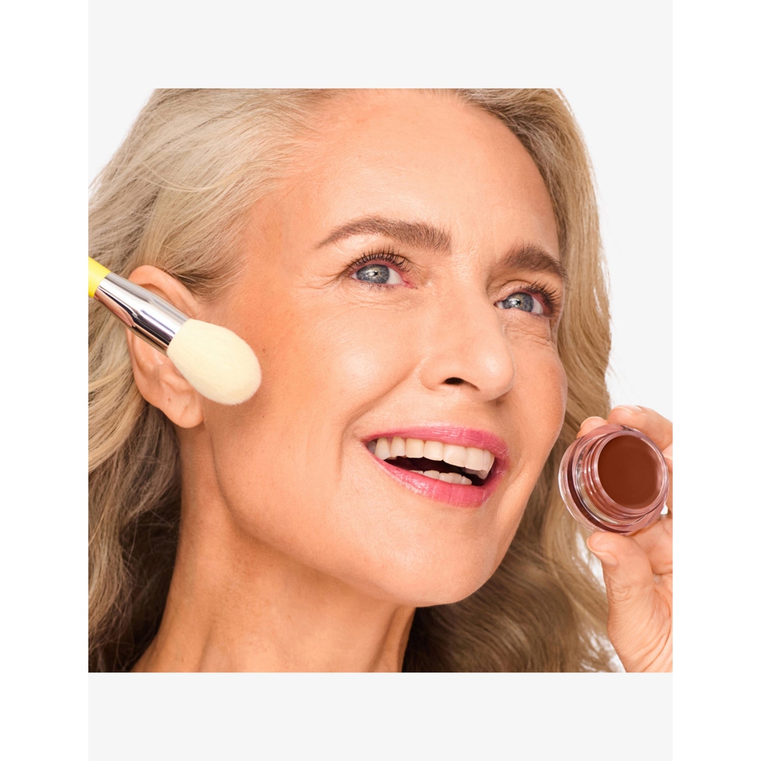 Trinny London Golden Glow bronzer 4g, imported from the UK