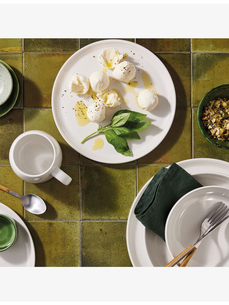 Le Creuset stoneware coupe dinner plate 27cm, imported from the UK