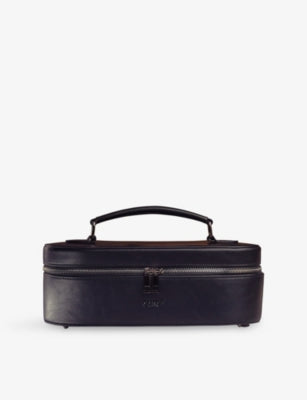 Smartech Curo travel vanity case in vegan leather, UK version