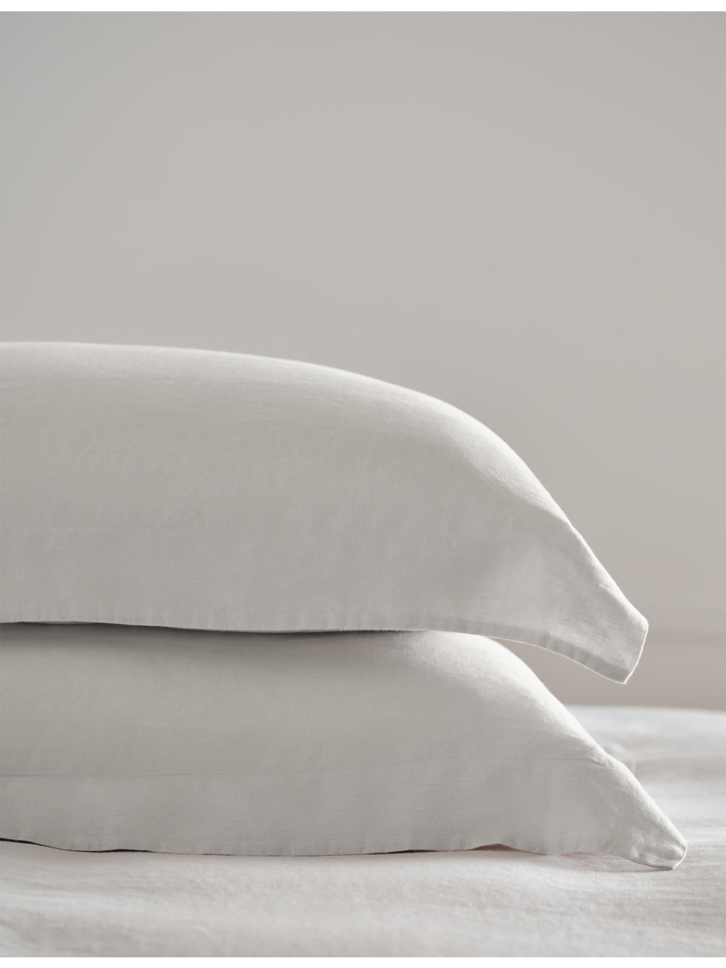 The White Company pure linen Oxford pillowcase (British brand)