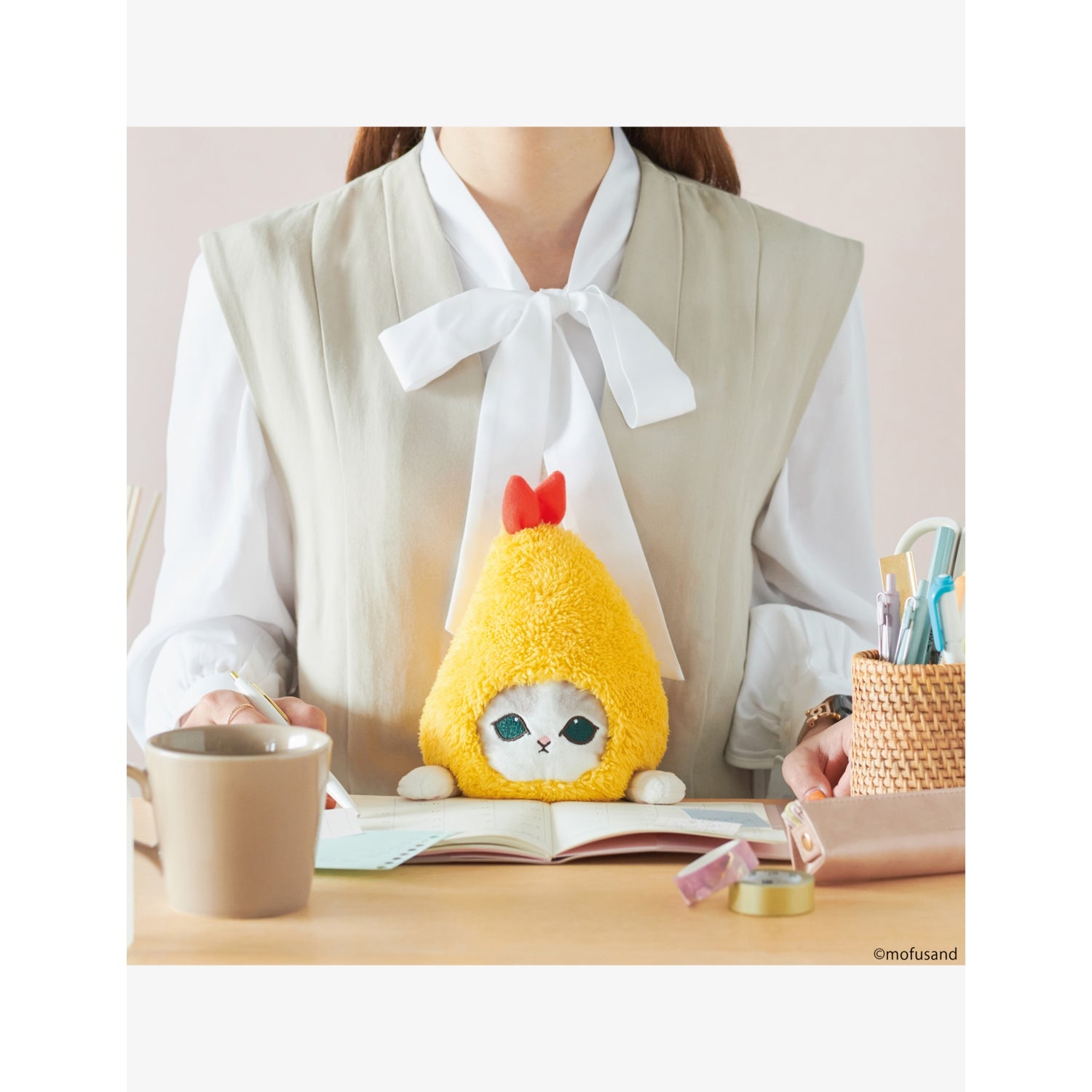 Mofusand shrimp soft toy Posture Pal 22cm - British product