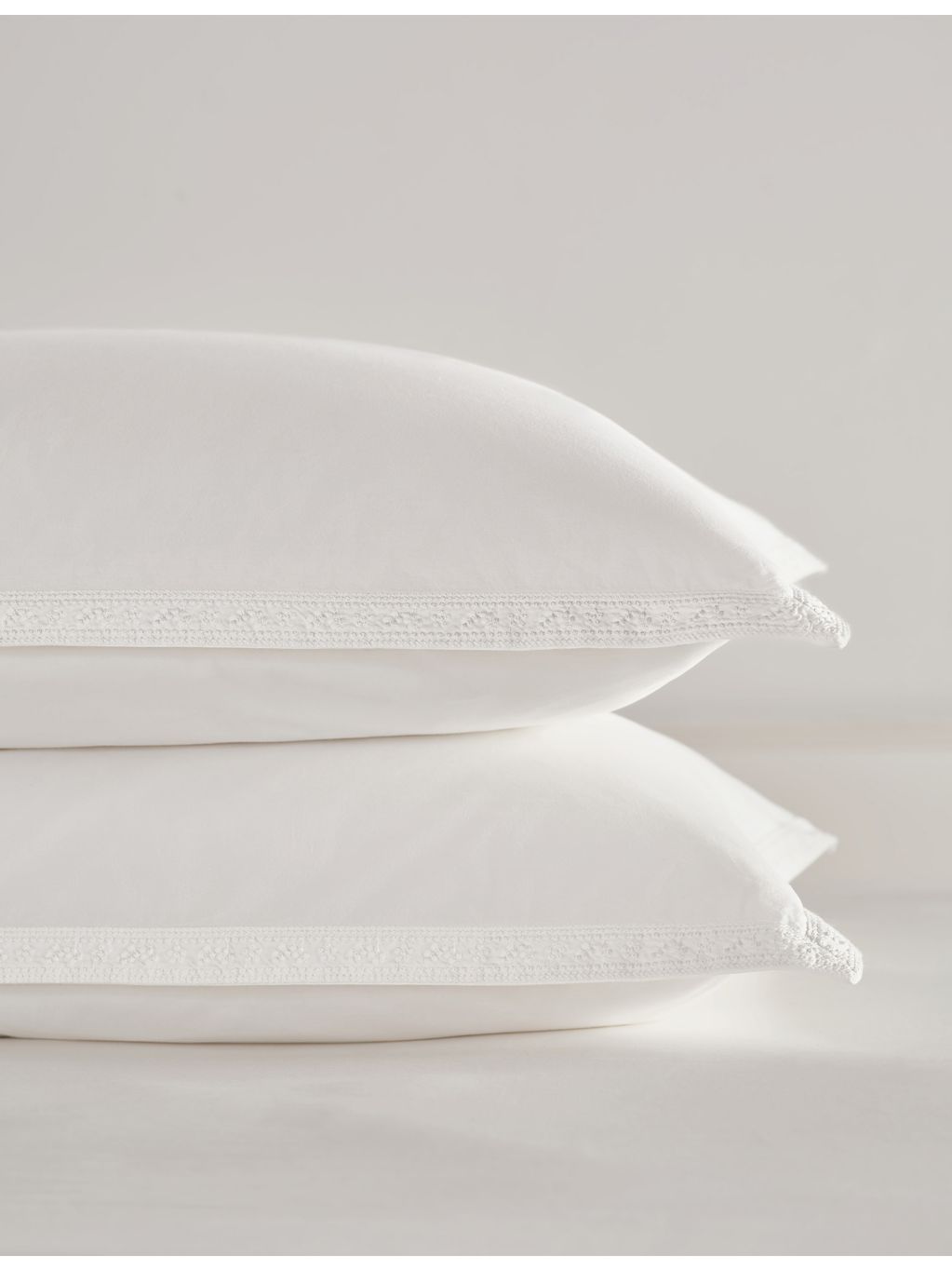 The White Company Camille cotton Oxford pillowcase (British brand)