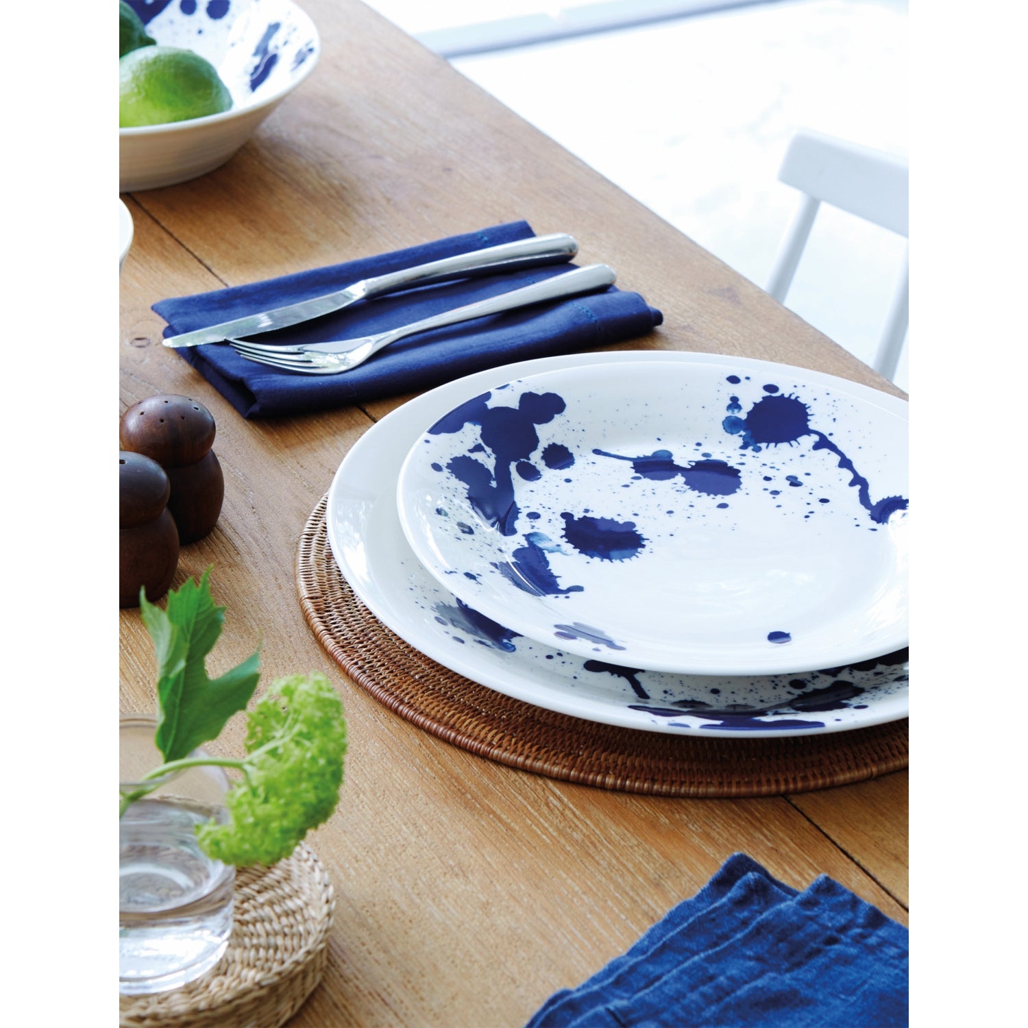 Royal Doulton Pacific Blue Splash sixteen-piece dinner set (British brand)
