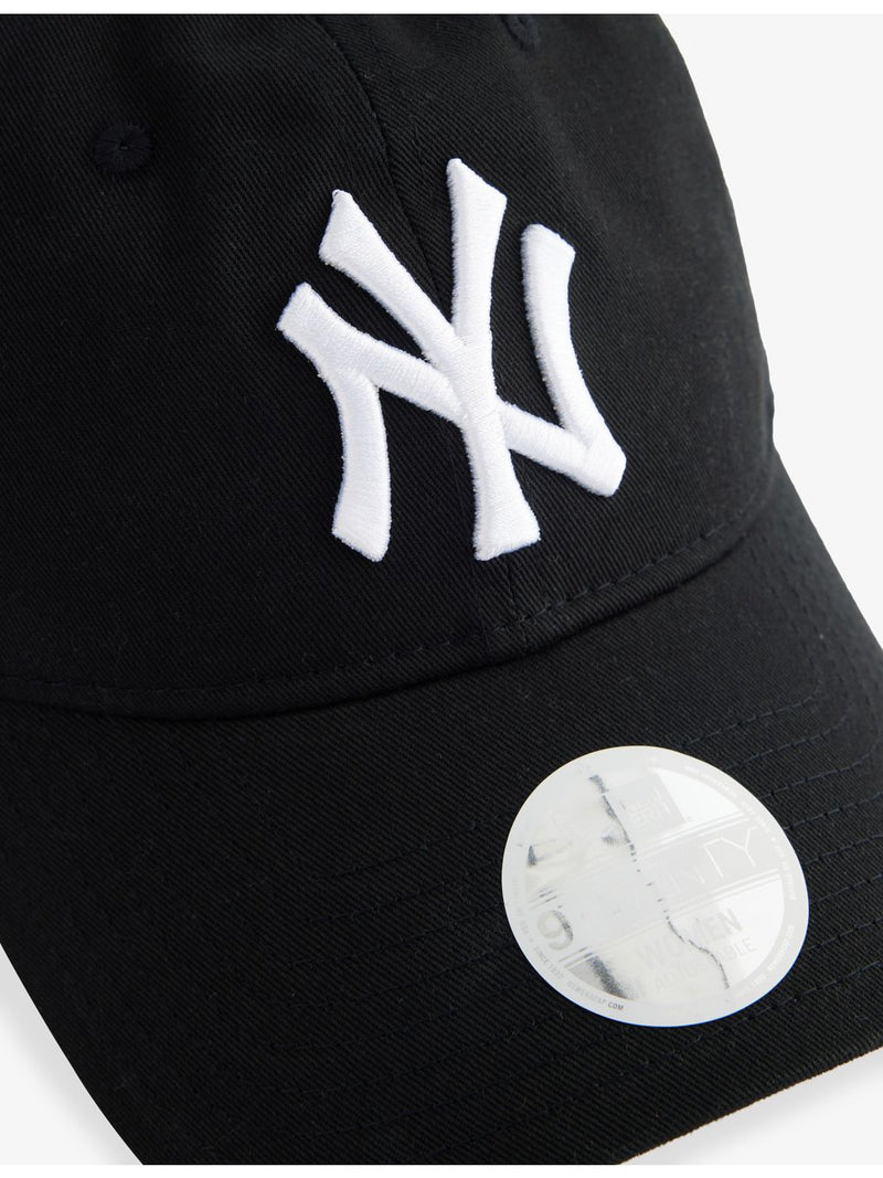 New Era 9TWENTY New York Yankees baseball cap, imported from the UK