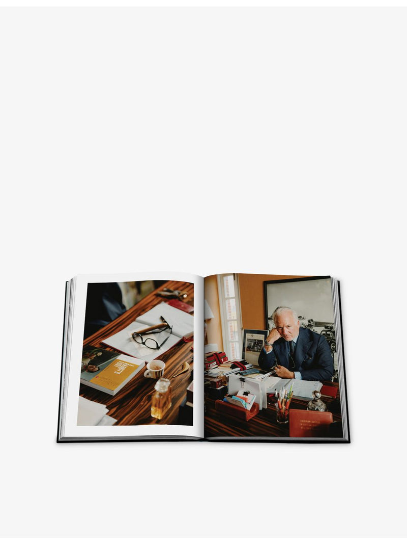 Assouline Classic London Chic hardback book 304 pages (British brand)