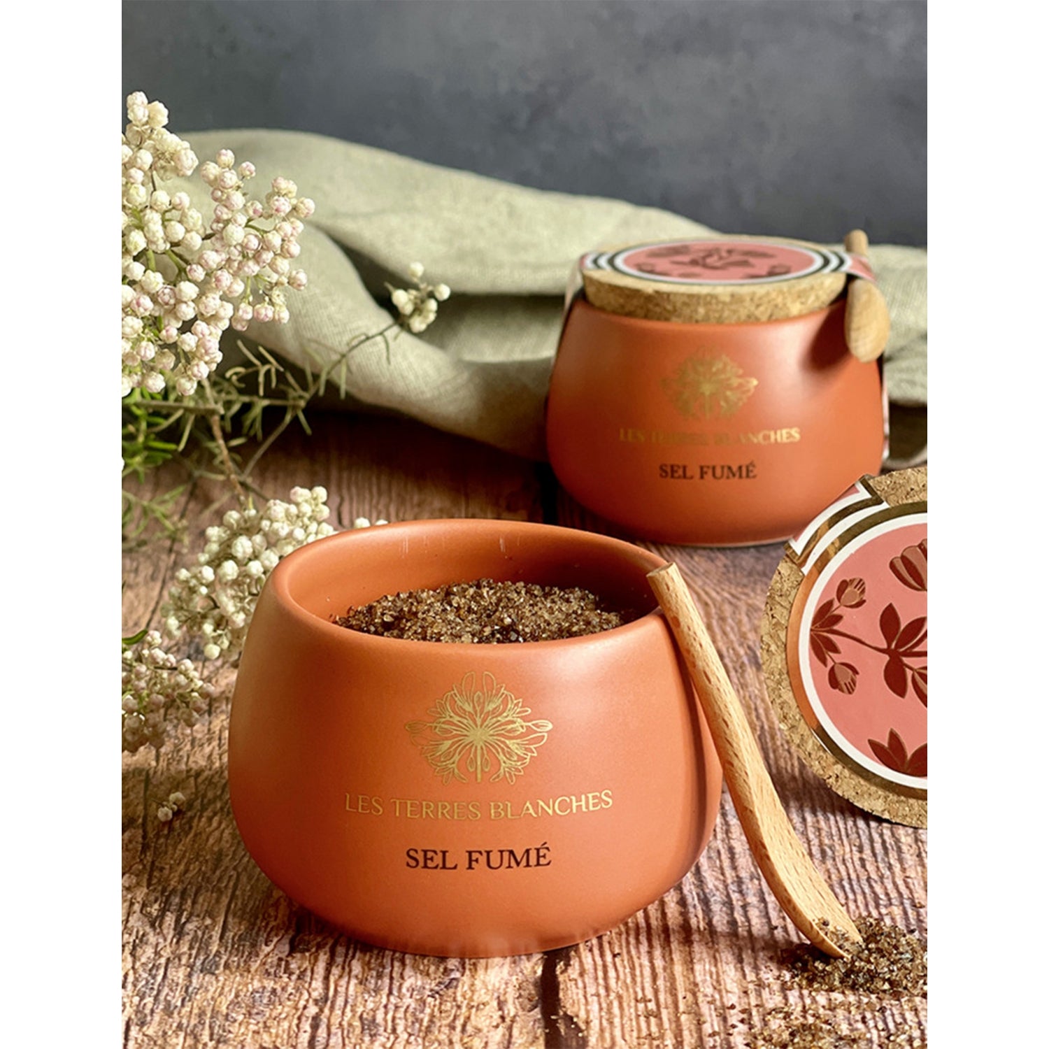 Les Terres Blanches smoked salt 100g, imported from the UK