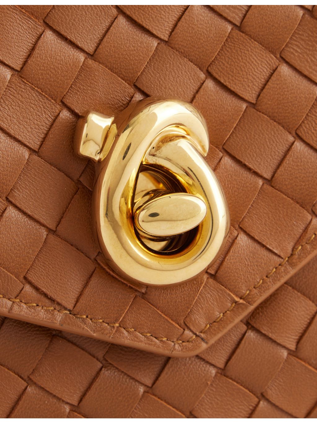 Bottega Veneta intrecciato leather shoulder bag 24cm, imported from the UK