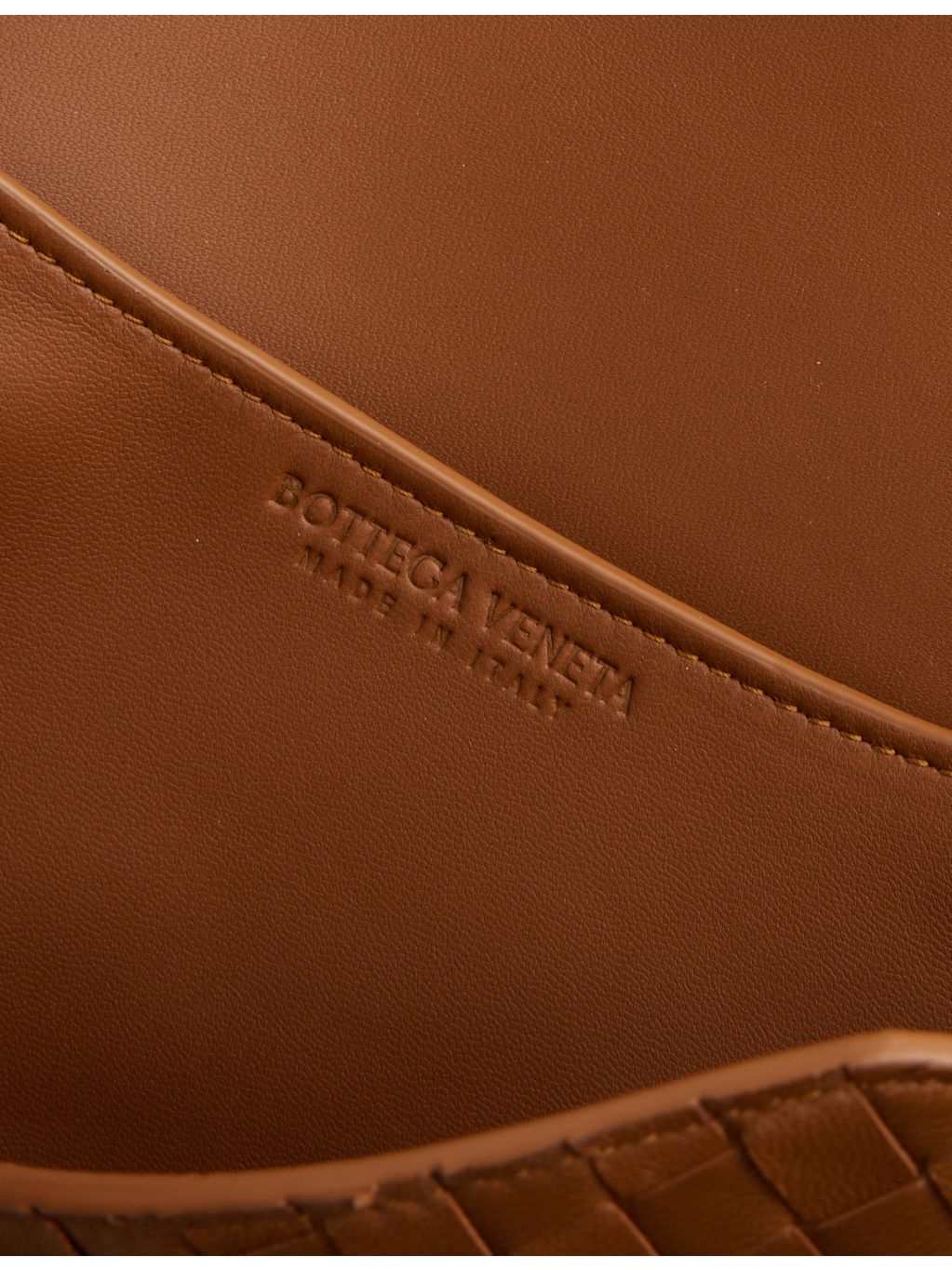 Bottega Veneta intrecciato leather shoulder bag 24cm, imported from the UK