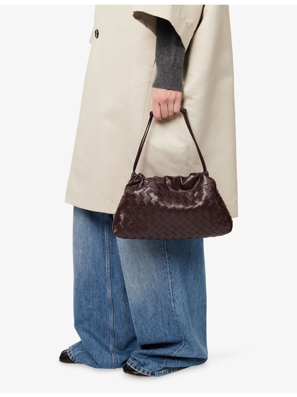 Bottega Veneta intrecciato leather clutch bag (British brand)