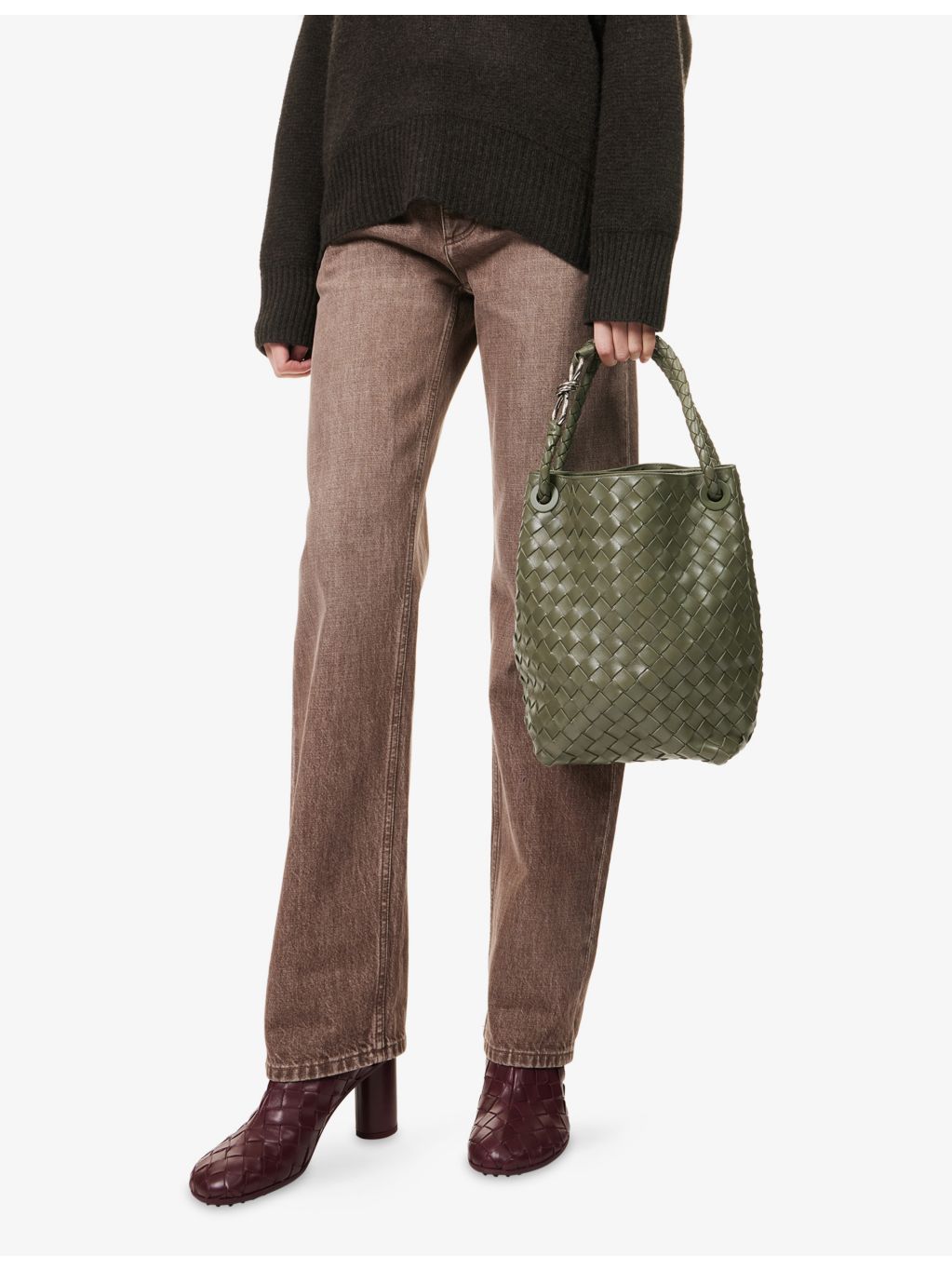 Bottega Veneta Andiamo small leather bucket bag, imported from the UK
