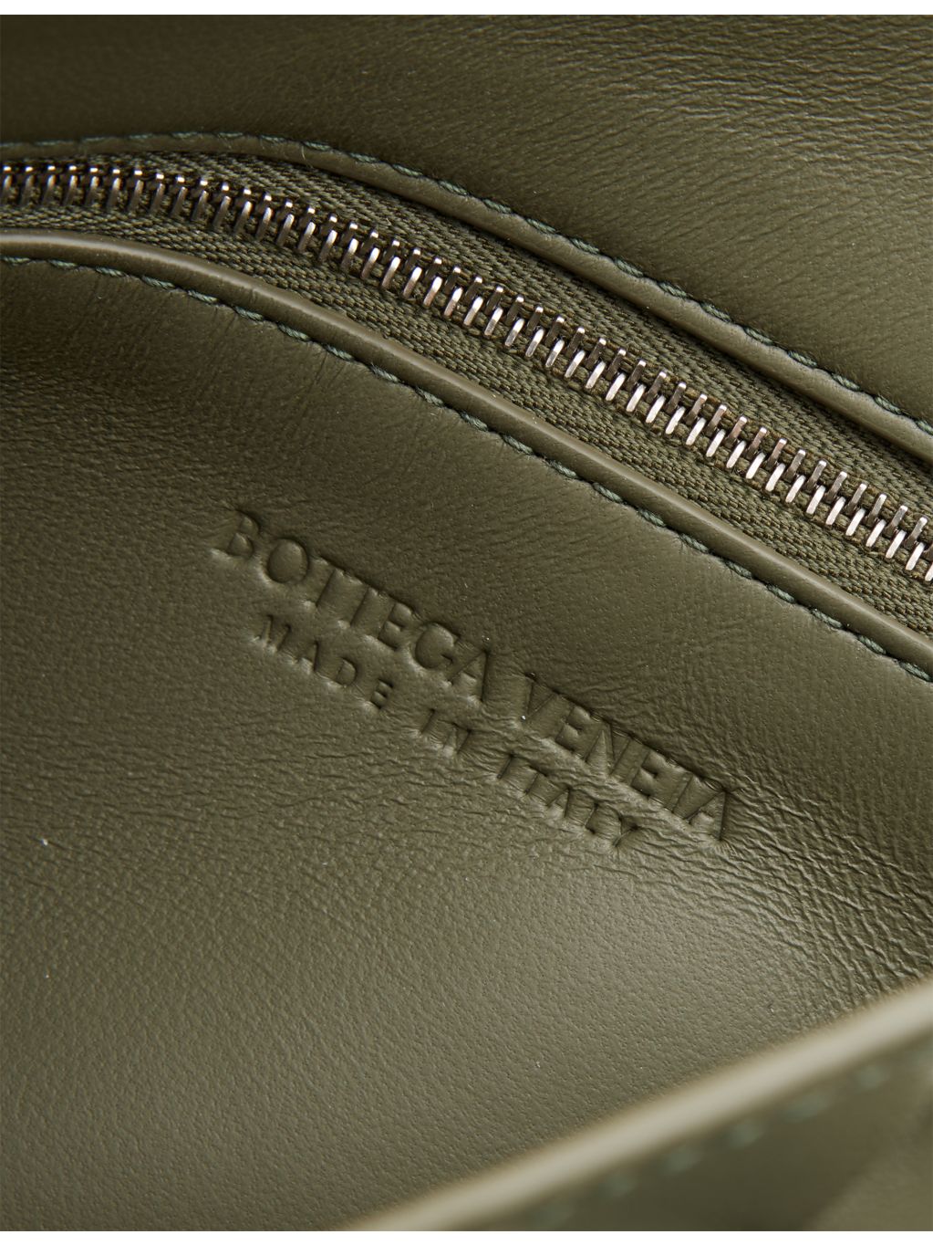 Bottega Veneta Andiamo small leather bucket bag, imported from the UK
