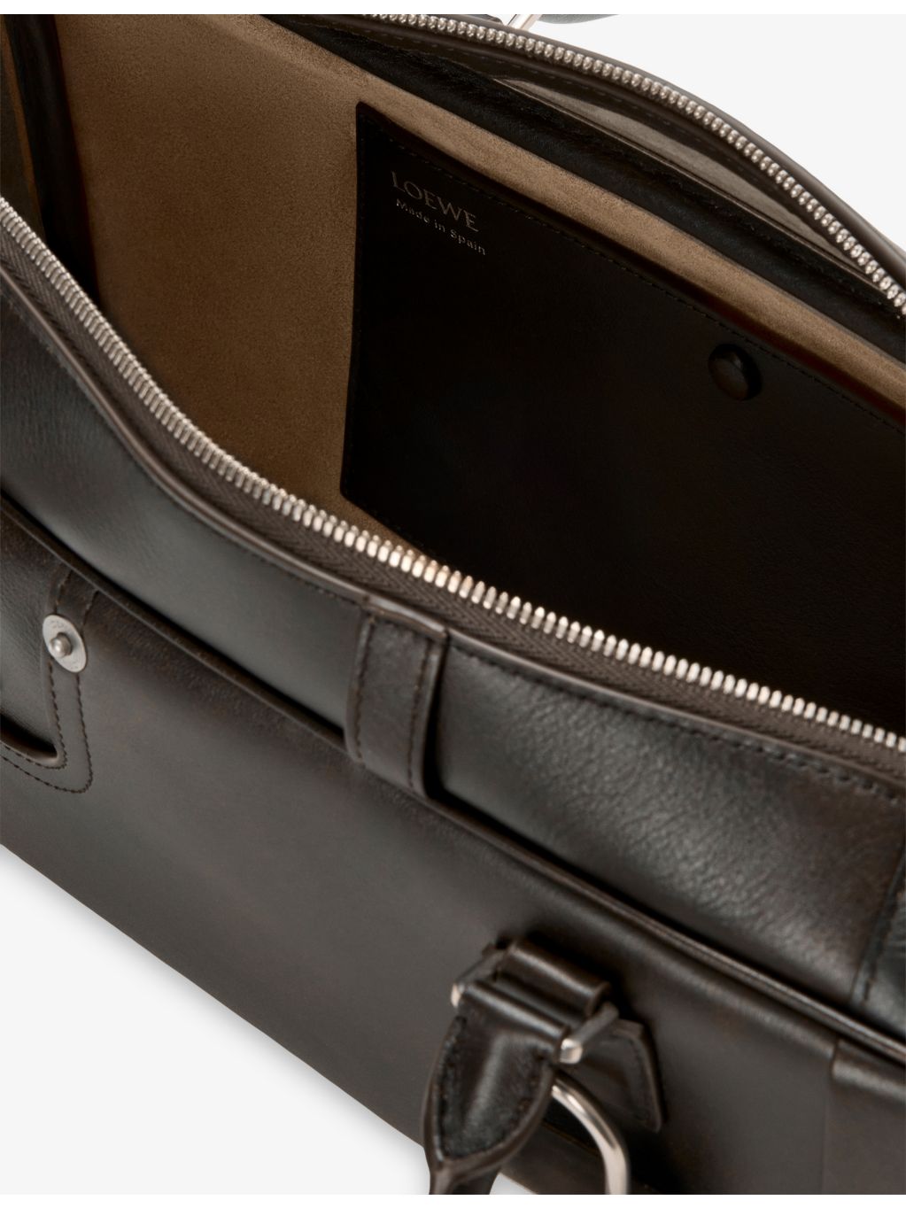 Loewe Amazona 31 cropped leather shoulder bag (British brand)