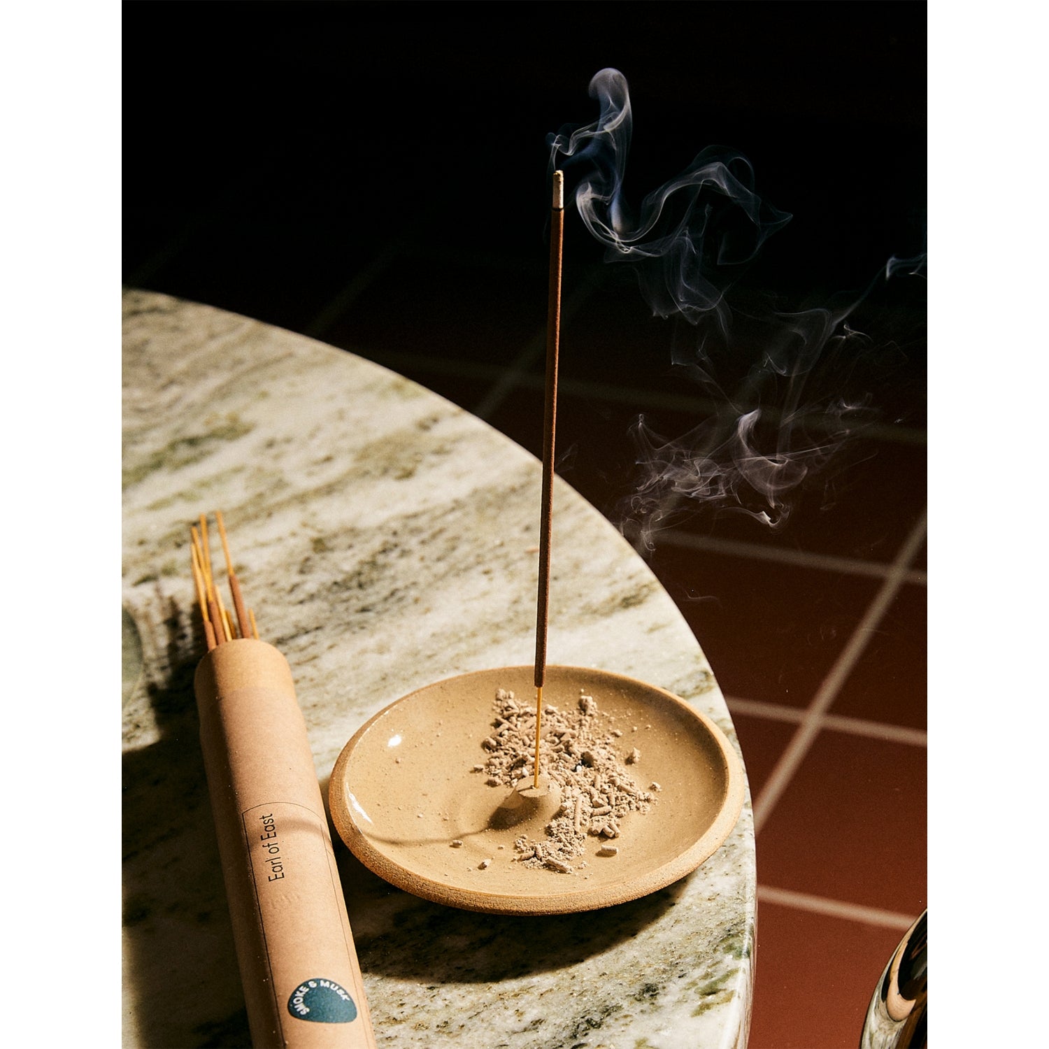 Earl of East Smoke and Musk incense sticks 16 sticks (British brand)