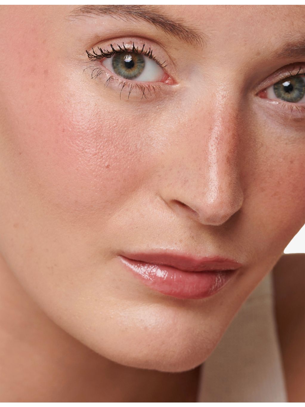 Rodial cream blush in 4.5g compact - British product
